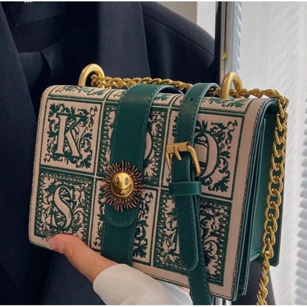 Vintage Style Green Letter Block Crossbody Bag Sunburst Smiley Gold Chain Strap